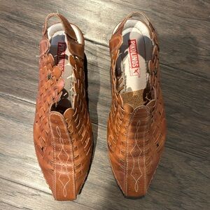 PIKOLINOS women’s Tan Leather Loafers